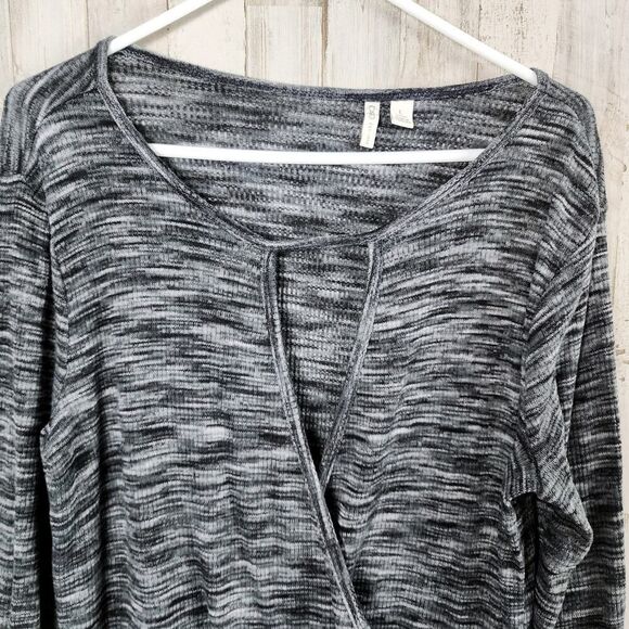 Cato Long Sleeve Deep V-Neck Sweater Black Gray Size Large - Picture 8 of 8